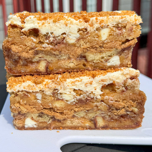 Pumpkin-Cookie Butter-Cinnaroll Blondie Bar